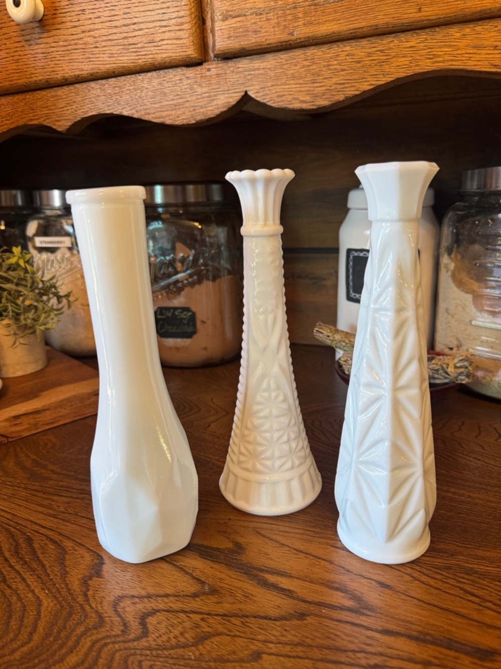VTG mid century Classic White Milk Glass Decorative Bud Vases - Set of 3